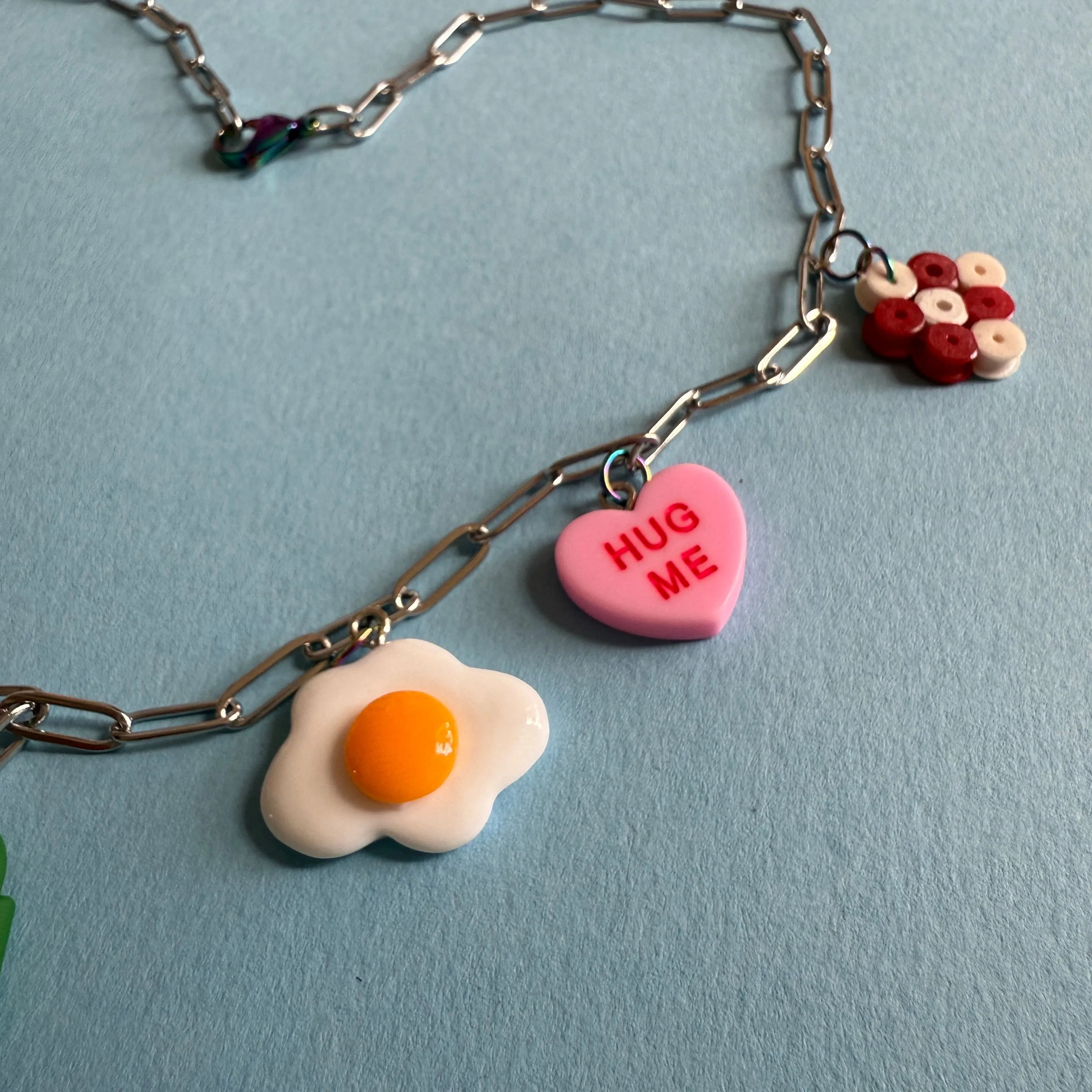 Lays charm necklace