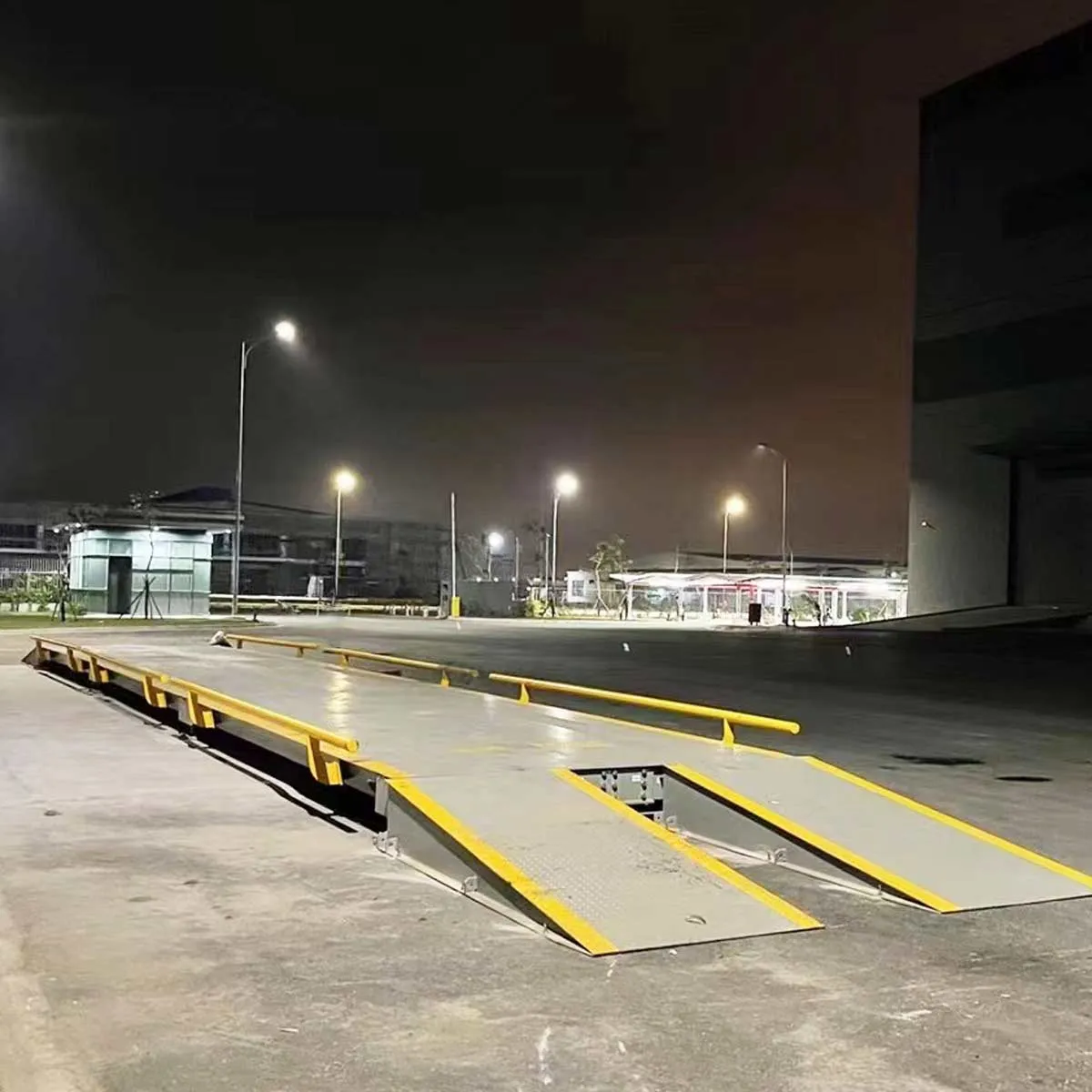 TMG Industrial 60 Ton Weighbridge Truck Scale, -35℃ to  70℃, 10’ x 56’ (W x L), High-Quality Steel, U-Shape Beam Design, 120% Safe Overload, TMG-FST60